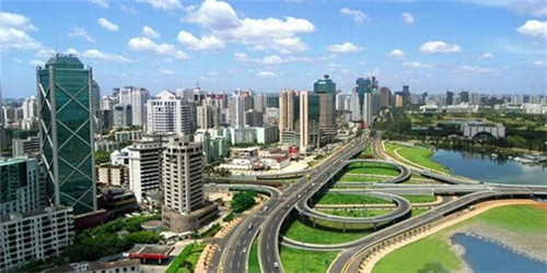 2026年还能在宁蒗彝族自治县投资炸鸡行业吗，在宁蒗彝族自治县加盟小鸡迷开店会亏吗