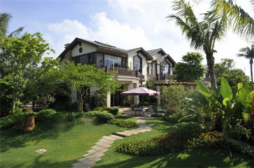 落泪的白衣天使是什么歌（落泪的天使是什么意思）